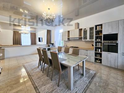 Отдельный дом • 7 комнат • 320 м² • 11 сот., мкр Таусамалы за 200 млн 〒 в Алматы, Наурызбайский р-н