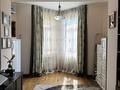 4-бөлмелі пәтер · 200 м² · 2/4 қабат, Самал-2 ш/а., Керей-Жәнібек хандар 29, бағасы: 170 млн ₸ в Алматы, Медеуский р-н — фото 16