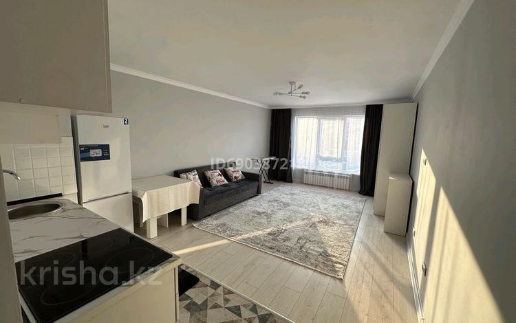 1-комнатная квартира, 30 м², 5 этаж помесячно, мкр Аккент 90