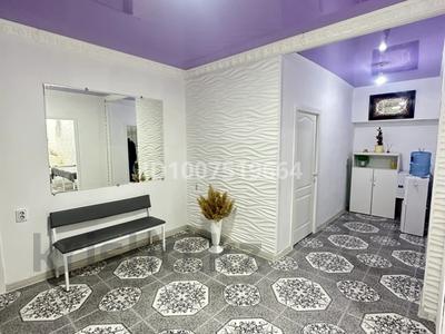 Свободное назначение, офисы, магазины и бутики, склады, салоны красоты, образование, кабинеты и рабочие места · 80 м² за 50 000 〒 в Актау, 34-й мкр