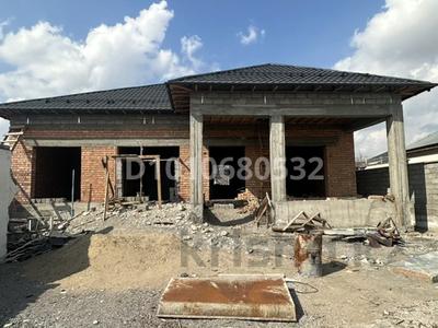 Жеке үй · 6 бөлме · 230 м² · 6 сот., Жанарыстанов 14 — Район городской больницы, центр, бағасы: 31.9 млн ₸ в Кентау