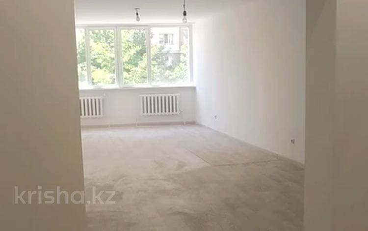 2-бөлмелі пәтер · 93 м² · 2/16 қабат, Жуалы 12, бағасы: 37 млн ₸ в Алматы, Наурызбайский р-н — фото 2