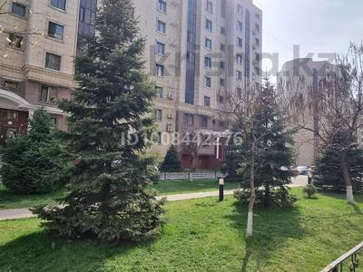 3-бөлмелі пәтер · 90 м² · 8/9 қабат, мкр Рахат, Аскарова Асанбая 21, бағасы: 84 млн 〒 в Алматы, Наурызбайский р-н