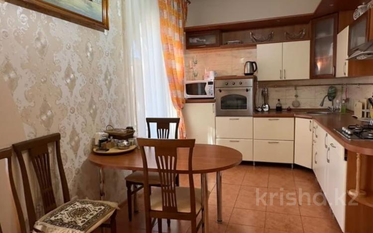 Отдельный дом · 8 комнат · 390 м² · 15 сот., 9 a квартал 90 за 55 млн 〒 в Темиртау — фото 2