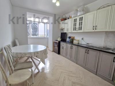 2-комнатная квартира · 68.1 м² · 9/9 этаж, Самал 70/3 — 10 микрорайон за 25 млн 〒 в Уральске