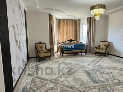Отдельный дом · 4 комнаты · 150 м² · 8 сот., мкр Байтак-2, 25 15 — Водниково 25, на пересечении 1 улицы за 23 млн ₸ в Атырау