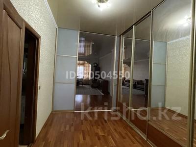 3-комнатная квартира, 120 м², 3/9 этаж, мкр 12 38а за 43 млн 〒 в Актобе, мкр 12