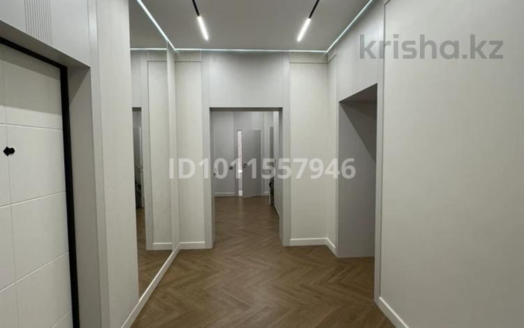 4-комнатная квартира · 150 м² · 6/9 этаж, Просп. Алии Молдагуловой 62к1 за 88 млн ₸ в Актобе — фото 2