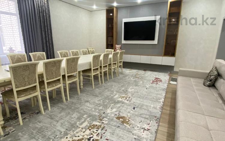 3-комнатная квартира · 125 м² · 2/5 этаж, мкр. Алтын орда 48а за 47 млн ₸ в Актобе — фото 2
