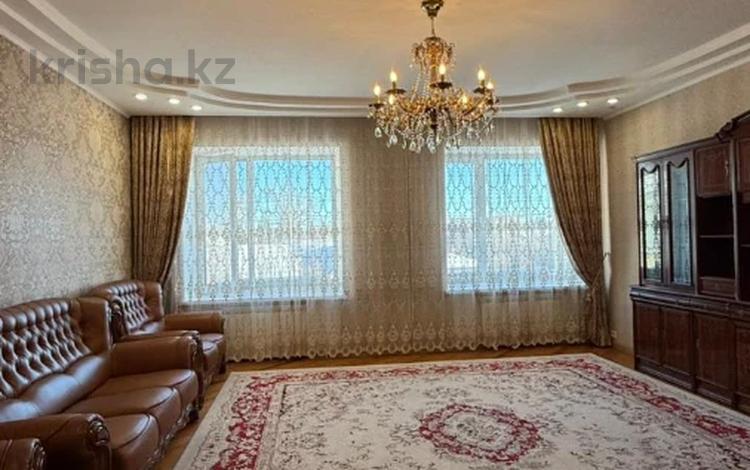 4-бөлмелі пәтер · 220 м² · 2/2 қабат, Шажимбаева 130, бағасы: 85 млн ₸ в Петропавловске — фото 9
