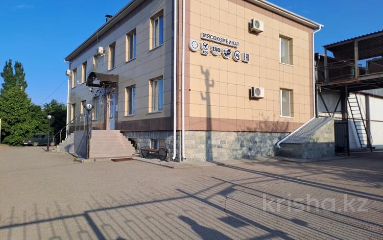 Еркін, кеңселер, дүкендер мен бутиктер, қоймалар, қоғамдық тамақтану орны, ауыл шаруашылығы · 1315 м², бағасы: 180 млн ₸ в Затобольске (Тобыле) — фото 2