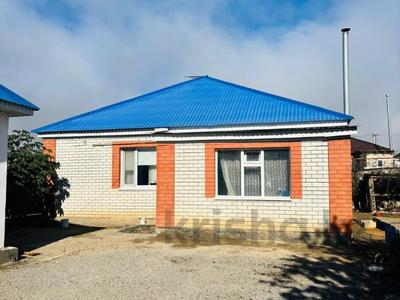 Жеке үй · 3 бөлме · 85 м² · 8 жүзд., Буровик 66, бағасы: 21 млн ₸ в Актобе, жилой массив Акжар-2