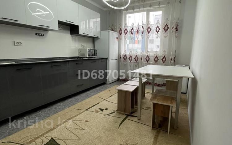 2-комнатная квартира, 58 м², 7/9 этаж помесячно, мкр Шугыла, Райымбека 590/9 — проспект Алатау