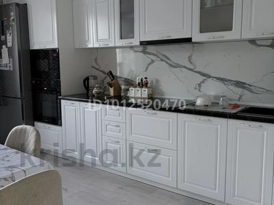 2-бөлмелі пәтер · 75 м² · 3/5 қабат, Строителей 36, бағасы: 20 млн ₸ в Аксу
