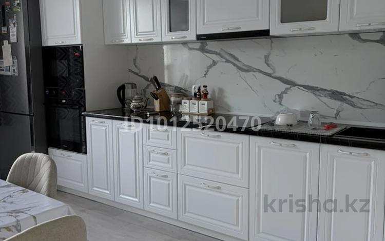 2-комнатная квартира · 75 м² · 3/5 этаж, Строителей 36 за 20 млн ₸ в Аксу — фото 2