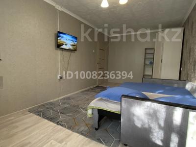 1-комнатная квартира · 50 м² · 2/5 этаж, Мухита 134 за 9 000 ₸ в Уральске, мкр Школьник