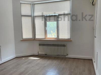 Свободное назначение, офисы, склады, общепит, салоны красоты, фитнес и спорт, медцентры и аптеки, образование, развлечения, конференц-залы, кабинеты и рабочие места, студии · 200 м² за 400 000 〒 в Атырау