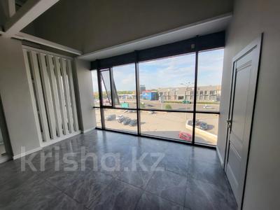 Свободное назначение, офисы, образование, конференц-залы, кабинеты и рабочие места, студии · 44 м² за 308 000 〒 в Караганде, Казыбек би р-н