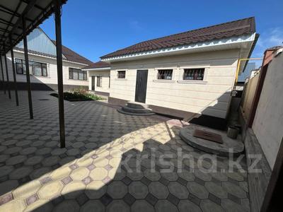 Продажа домов и дачи в Жетысу обл.: Отдельный дом · 5 комнат · 200 м² · 10 сот., Жастар 2 за 70 млн 〒 Отдельный дом · 5 комнат · 200 м² · 10 сот., Жастар 2 за 70 млн 〒 в Талдыкоргане