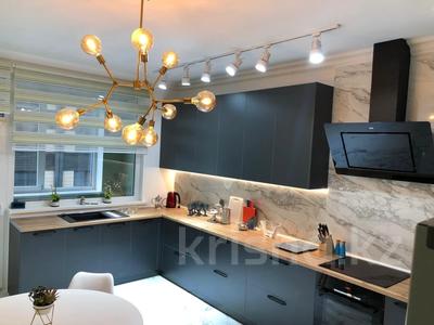 3-комнатная квартира · 130 м², мкр Самал-2, Аль-Фараби 21 — Желтоксан за 1.2 млн ₸ в Алматы, Медеуский р-н