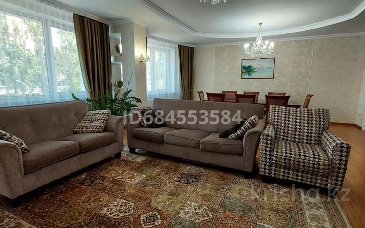 4-бөлмелі пәтер · 201 м² · 4/13 қабат, Назарбаева 223 — Ганди, бағасы: 800 000 ₸ в Алматы, Бостандыкский р-н — фото 2