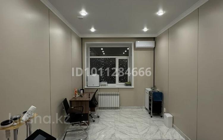 Салоны красоты, медцентры и аптеки · 20 м² за 160 000 ₸ в Караганде, Казыбек би р-н — фото 2