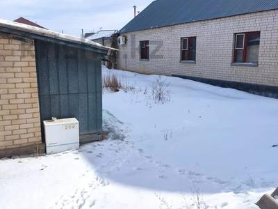 Отдельный дом · 4 комнаты · 70 м² · 6 сот., Братьев Жубановых 227 за 18 млн ₸ в Актобе