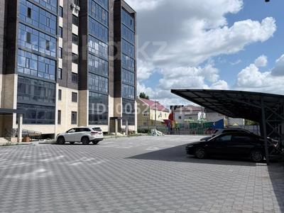 5-бөлмелі пәтер · 184 м² · 3/7 қабат, ул. Тәуелсіздік 6, бағасы: 55 млн ₸ в Уральске