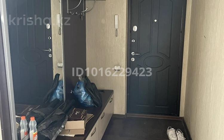 2-комнатная квартира · 53 м² · 7/9 этаж, мкр Аксай-4 57 за 250 000 ₸ в Алматы, Ауэзовский р-н — фото 2