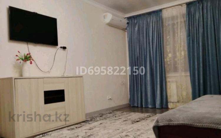 2-бөлмелі пәтер · 70 м² · 3/7 қабат, мкр. Алтын орда, Тәуелсіздік — Ораз Татеулы, бағасы: 15 000 ₸ в Актобе — фото 10