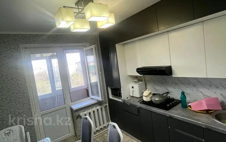 2-бөлмелі пәтер · 55 м² · 5/5 қабат, мкр 8, Санкибай батыра, бағасы: 14 млн ₸ в Актобе — фото 2