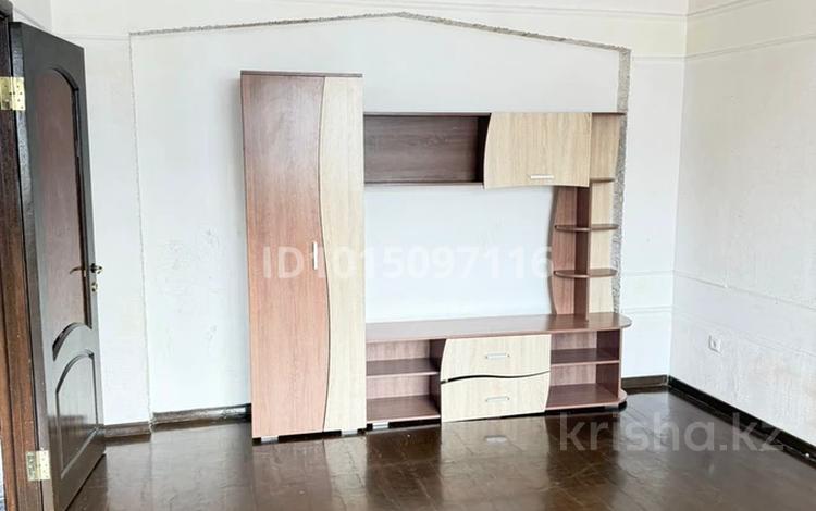 1-комнатная квартира · 47 м² · 7/9 этаж, мкр Мамыр — Шаляпина/абая за 28 млн ₸ в Алматы, Ауэзовский р-н — фото 2