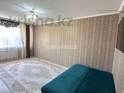 2-комнатная квартира · 57 м² · 4/5 этаж, мкр 11 за 18 млн 〒 в Актобе