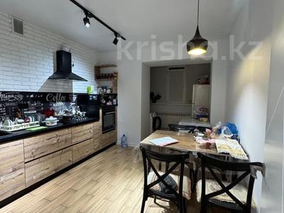 2-комнатная квартира · 70 м² · 1/5 этаж, мкр. Алтын орда, алия молдагулова за 26.3 млн ₸ в Актобе