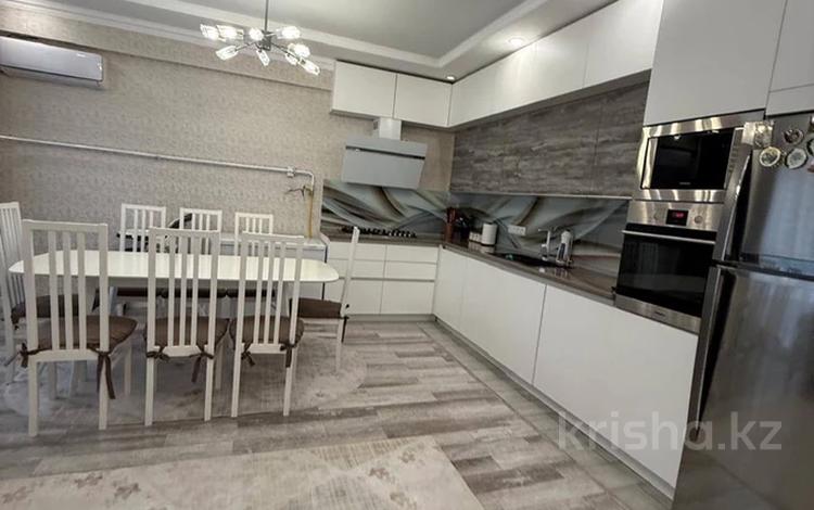 4-комнатная квартира · 125 м² · 4/10 этаж, 16-й мкр 63/2 за 48 млн ₸ в Актау — фото 2