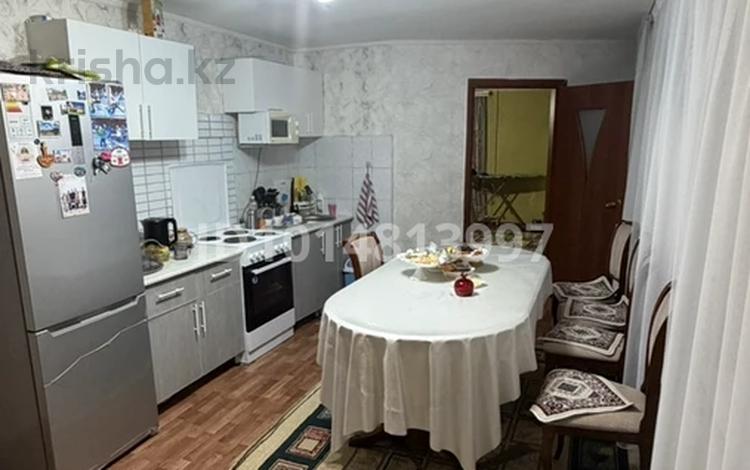 3-бөлмелі пәтер · 107 м² · 4/5 қабат, Сабитовой 8, бағасы: 250 000 ₸ в Балхаше — фото 2
