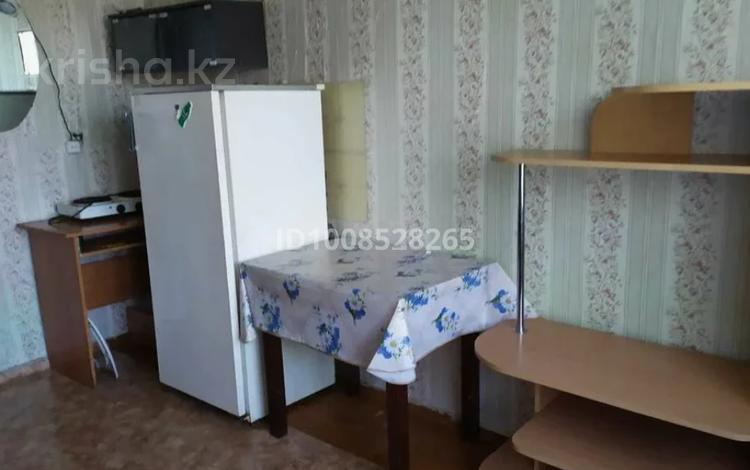 1 бөлме · 17 м² · 4 қабат, Льва Толстого 19, бағасы: 150 000 ₸ в Усть-Каменогорске — фото 2