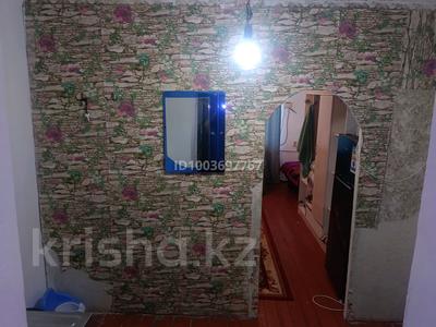 Продажа квартир в Жамбылской обл.: 1-комнатная квартира · 27 м² · 5/5 этаж, Толе би 4 за 2.7 млн 〒 1-комнатная квартира · 27 м² · 5/5 этаж, Толе би 4 за 2.7 млн 〒 в Таразе