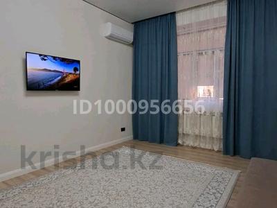 2-комнатная квартира · 68 м² · 2/15 этаж, 17-й мкр, ​17-й микрорайон 6 — Рядом Халык арена, аквапарк Лагуна, аптека дина супермаркет, кальянная, спасауна, барбершоп, салон красоты, Премиум Плаза, Каспи Тауэр, гостиница Виктория остановка рядом за 18 000 ₸ в Актау