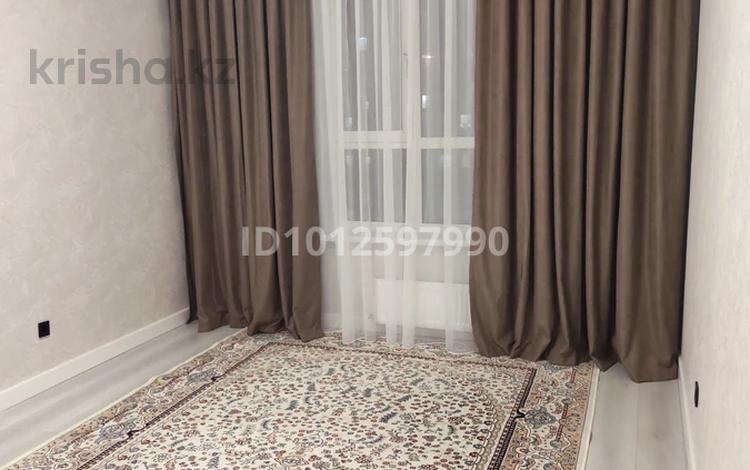 2-бөлмелі пәтер · 70 м² · 14/18 қабат, Е-36, бағасы: 300 000 ₸ в Астане, Нура р-н — фото 2
