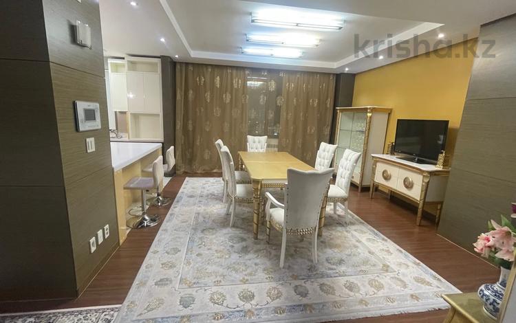 4-комнатная квартира · 250 м² · 8/18 этаж, Байтурсынова 5 за 900 000 ₸ в Астане, Алматы р-н — фото 2