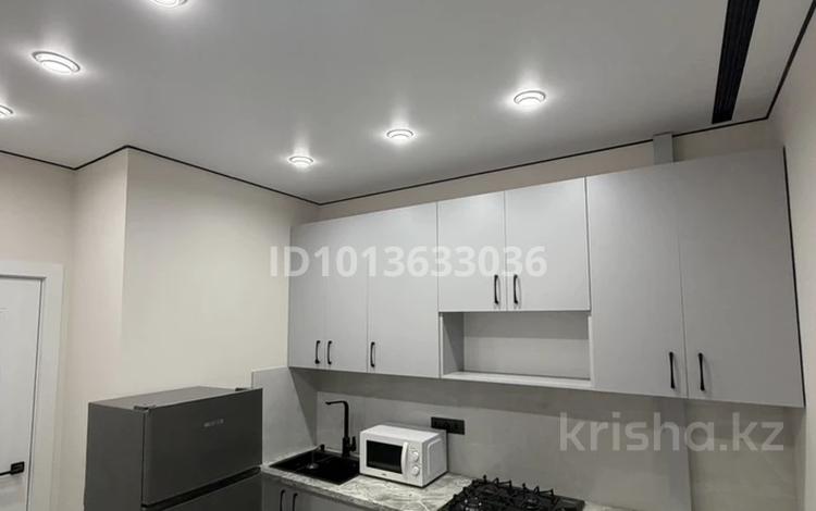 1-бөлмелі пәтер · 40 м² · 7/9 қабат, мкр Тастак-3 — Толе би Розыбакиева, бағасы: 270 000 ₸ в Алматы, Алмалинский р-н — фото 2