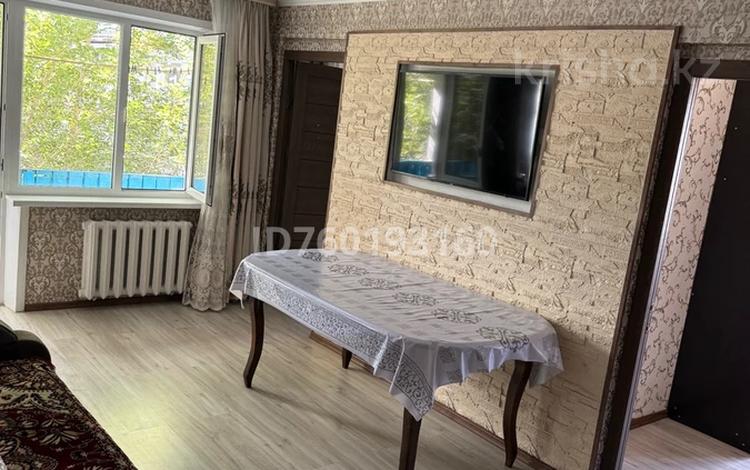 3-комнатная квартира · 54 м² · 2/5 этаж, Русакова 2 за 230 000 〒 в Балхаше — фото 2