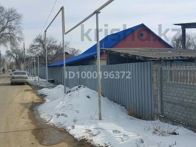 Продажа домов и дачи в Жетысу обл.: Отдельный дом · 5 комнат · 110 м² · 30 сот., Байсейтова 12 — Село мукыры за 20 млн 〒 Отдельный дом · 5 комнат · 110 м² · 30 сот., Байсейтова 12 — Село мукыры за 20 млн 〒 в Балпыке Би