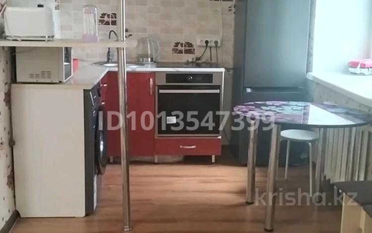 2-бөлмелі пәтер · 44 м² · 1/4 қабат, 401 квартал угол Бозтаева 33 — Бозтаева-Кунанбай, бағасы: 14 млн ₸ в Семее — фото 2