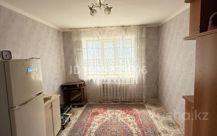 1 комната · 14 м² · 4/5 этаж, мкр Шанхай, Курмангали Оспанова — Возле остановки Данекер за 30 000 ₸ в Актобе — фото 2