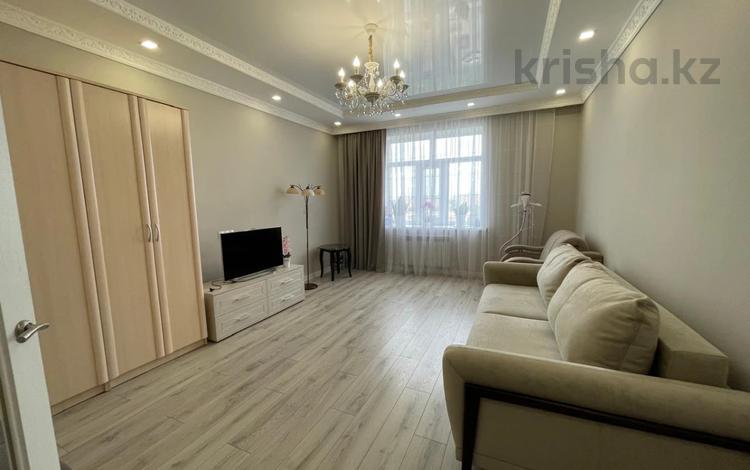 2-комнатная квартира · 63 м² · 7/9 этаж, Пр. Шахтеров за 35.5 млн ₸ в Караганде, Казыбек би р-н — фото 2