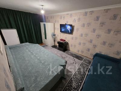 1-комнатная квартира · 35 м² · 1/4 этаж, мкр №8 5 — Абая Правда, Абая Матазалка, метро Москва за 15 000 ₸ в Алматы, Ауэзовский р-н