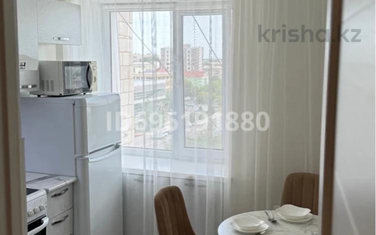 1-комнатная квартира · 37 м² · 9/9 этаж, Сатпаева 11 — Торойгырова за 18 млн ₸ в Павлодаре — фото 2