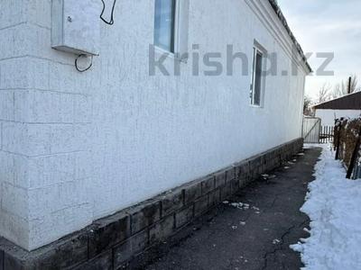 Жеке үй · 3 бөлме · 85.4 м² · 7 жүзд., Шестакова 22 — Не долеко от центра, бағасы: 18 млн ₸ в Карабулаке